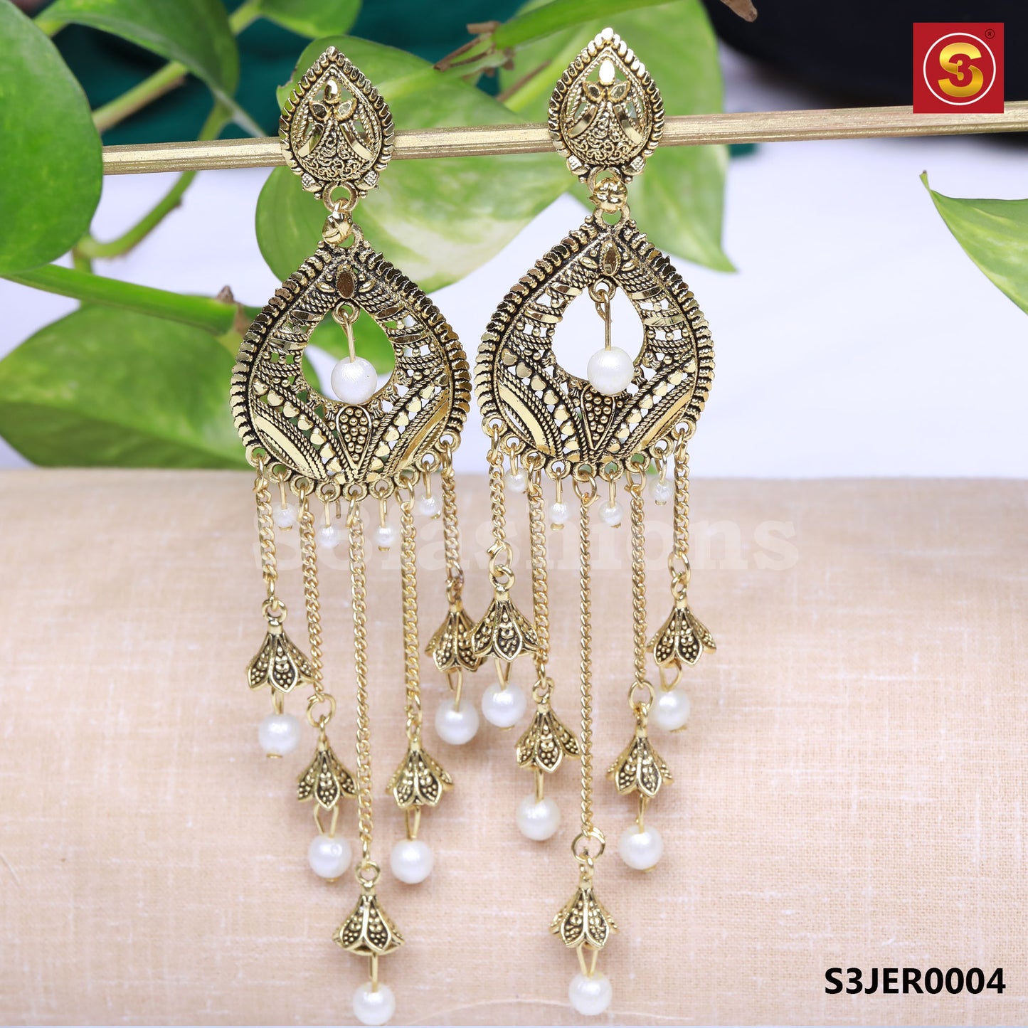 Antique Tasseled Earrings with Hanging White Pearls (S3JER0004)