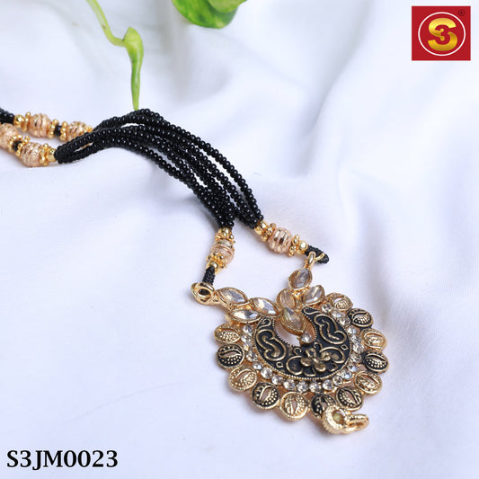 Two layer black beeds with golden beeds along with golden pendant locket(S3JM0023)