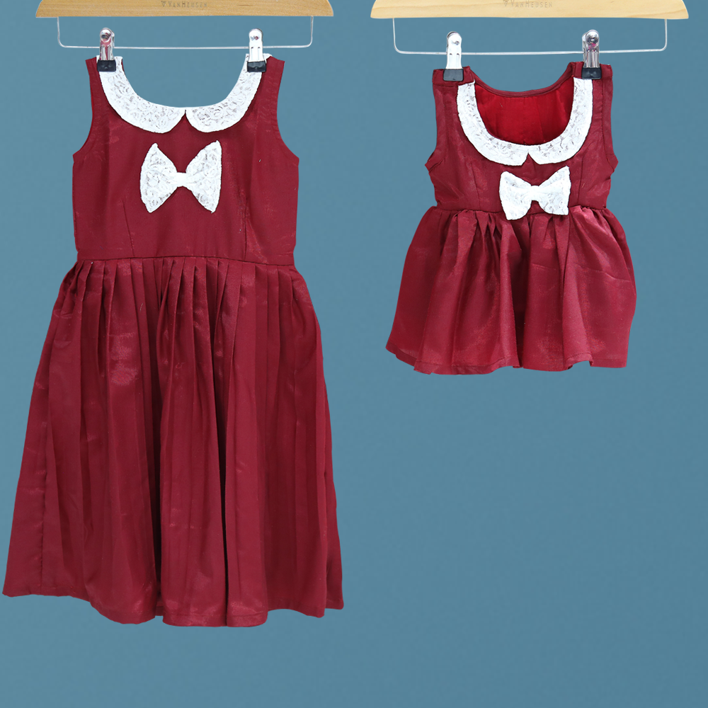 Marron sleeve less collar neck & bow frock